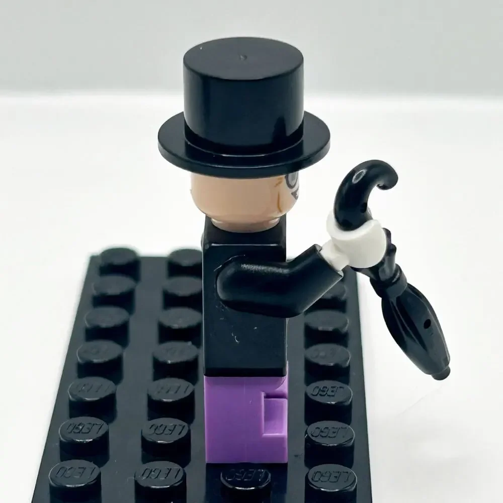LEGO Sh0647 Batman Penguin Minifigure Lavender Legs Bright Vest Villain EUC